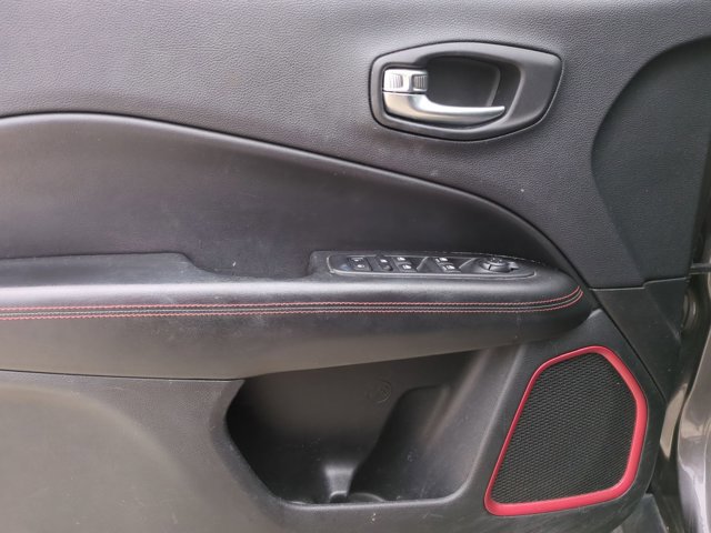 Used 2020 Jeep Compass Trailhawk AWD/4WD image 8