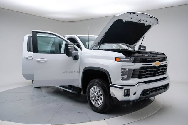 Used 2025 Chevrolet Silverado 2500 LT w/ Convenience Package AWD/4WD image 16