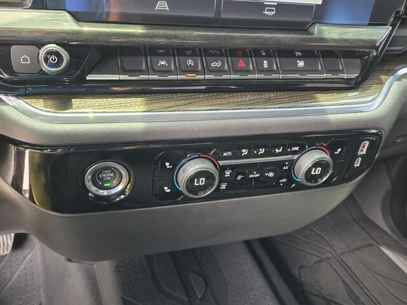 Used 2024 Chevrolet Silverado 1500 LT AWD/4WD image 25