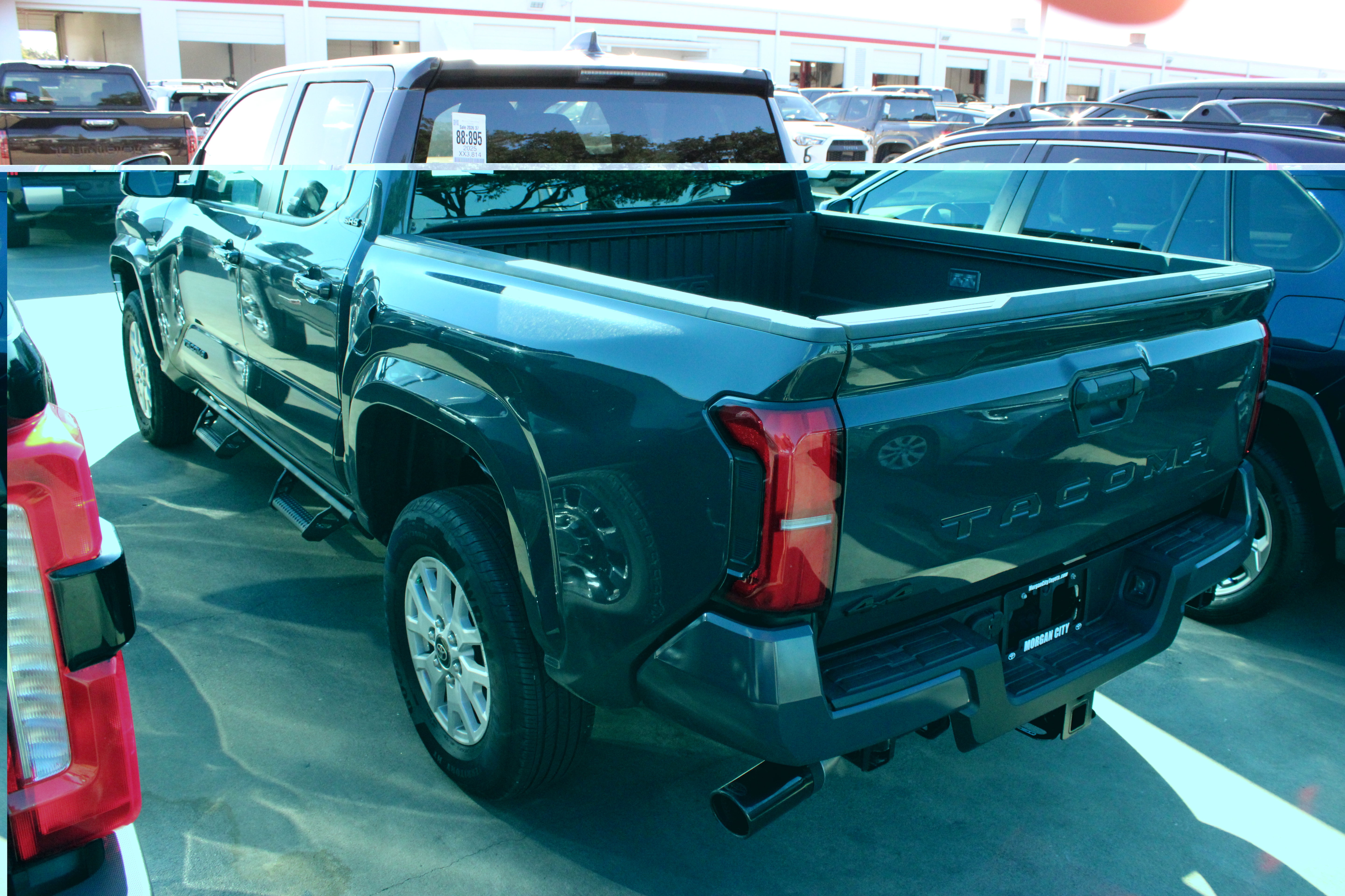 Certified 2025 Toyota Tacoma SR5 AWD/4WD image 8
