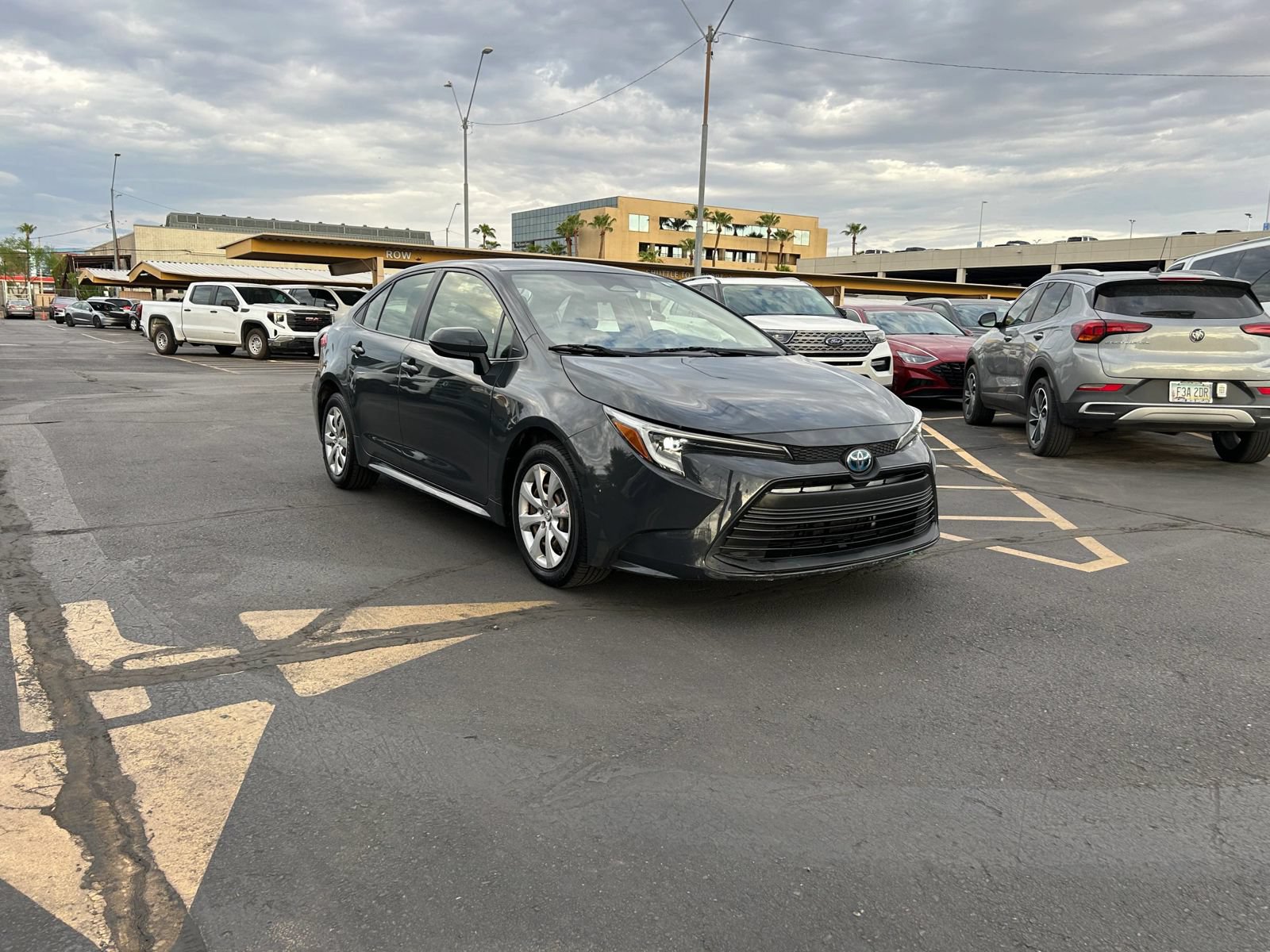 Used 2023 Toyota Corolla LE FWD image 3