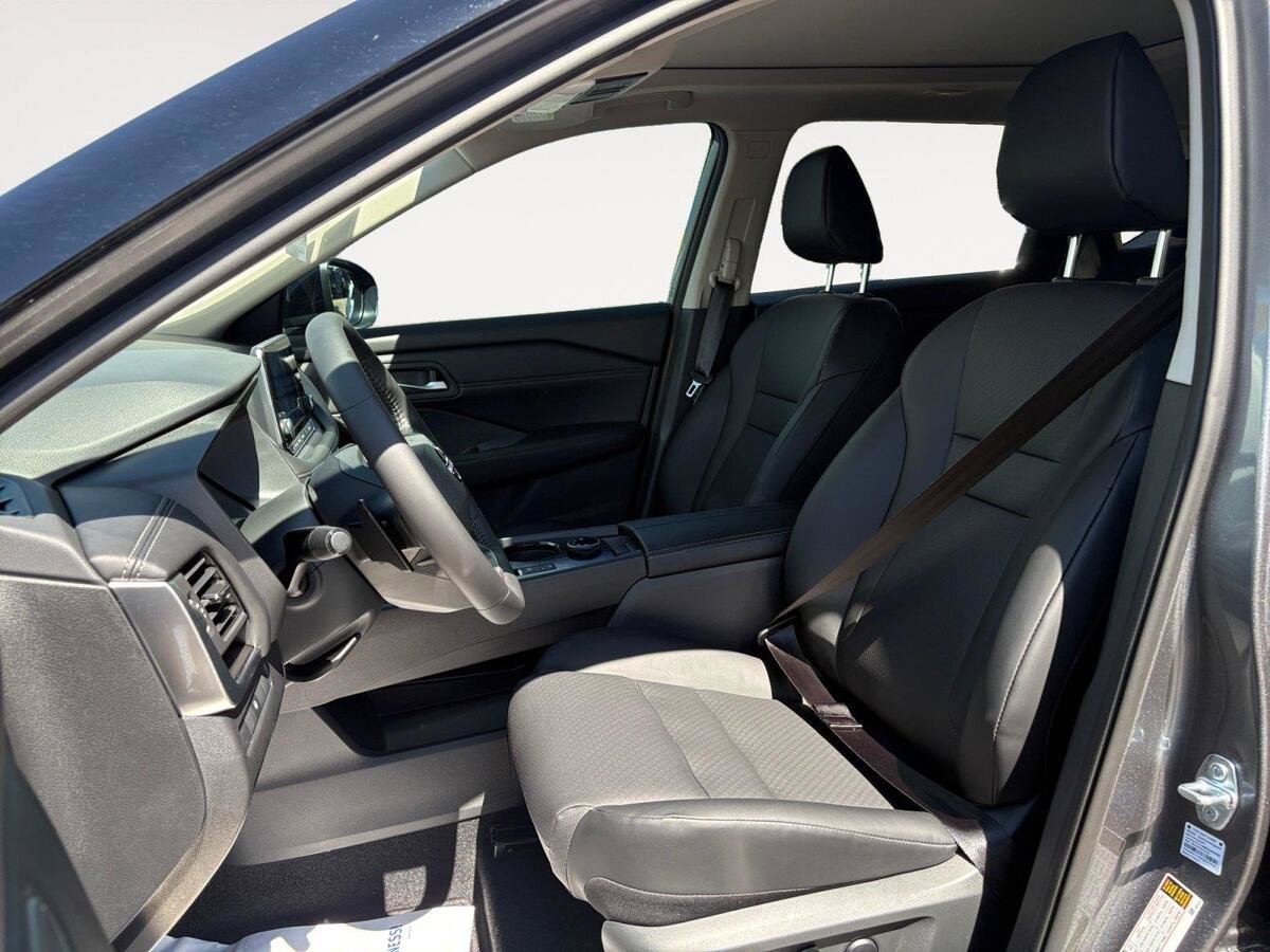 New 2026 Nissan Rogue Dark Armor AWD/4WD image 9