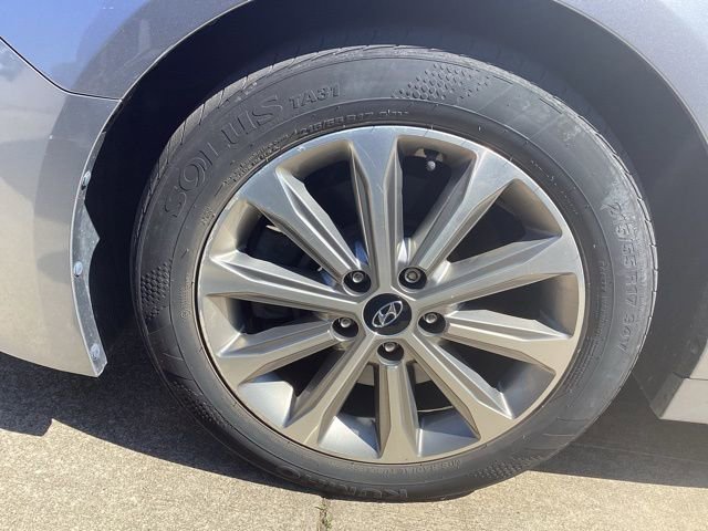 Used 2017 Hyundai Sonata Limited w/ Ultimate Package 04 image 4