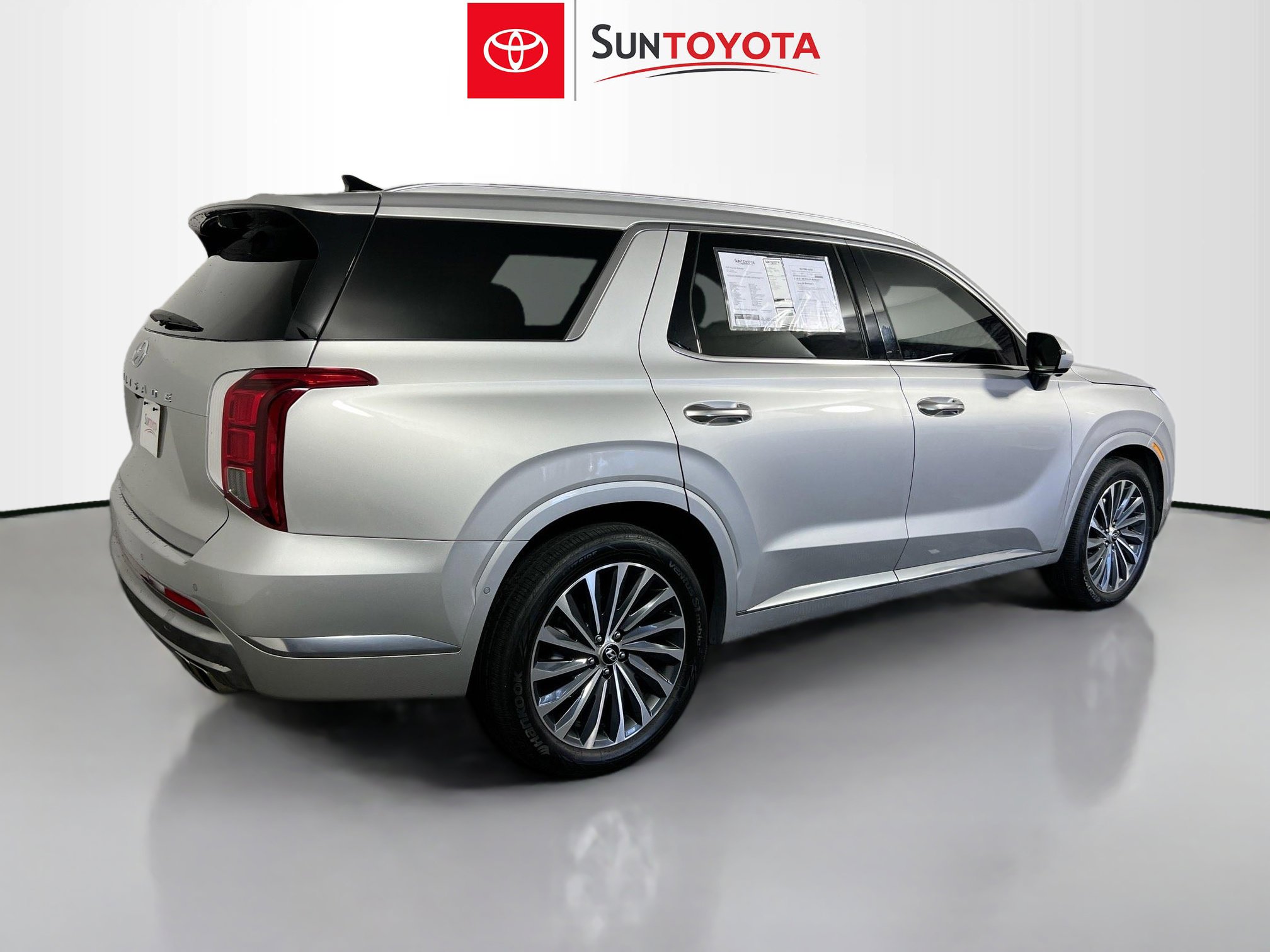 Used 2025 Hyundai Palisade Calligraphy image 4