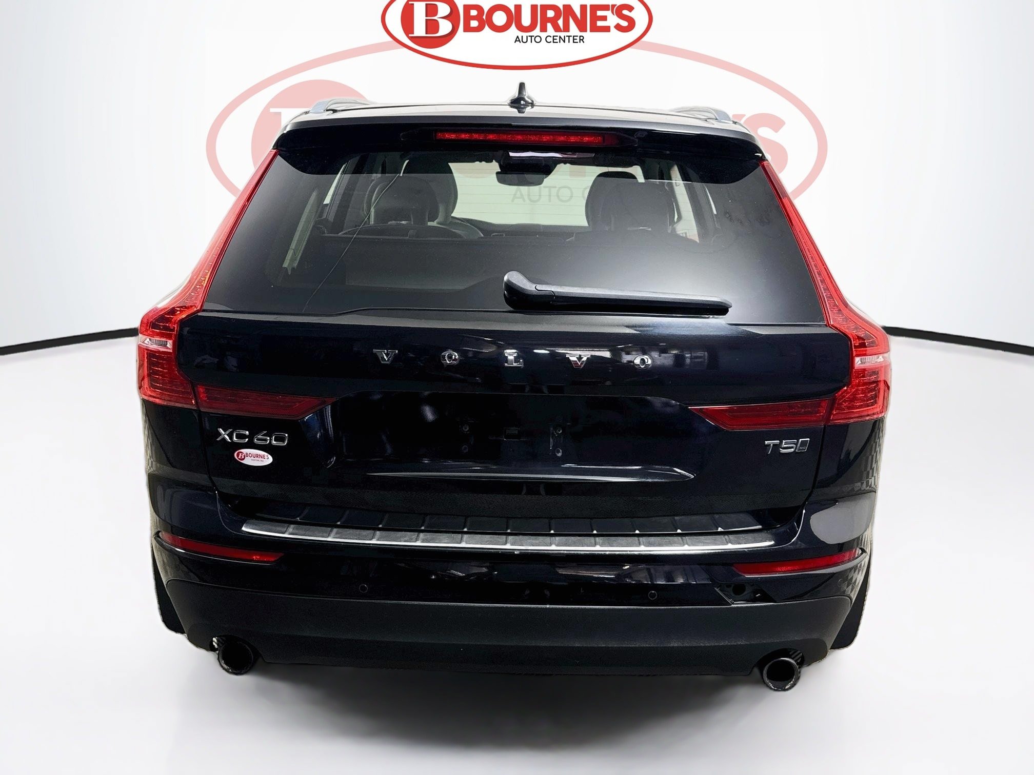 Used 2019 Volvo XC60 T5 Momentum w/ Premium Package AWD/4WD image 10