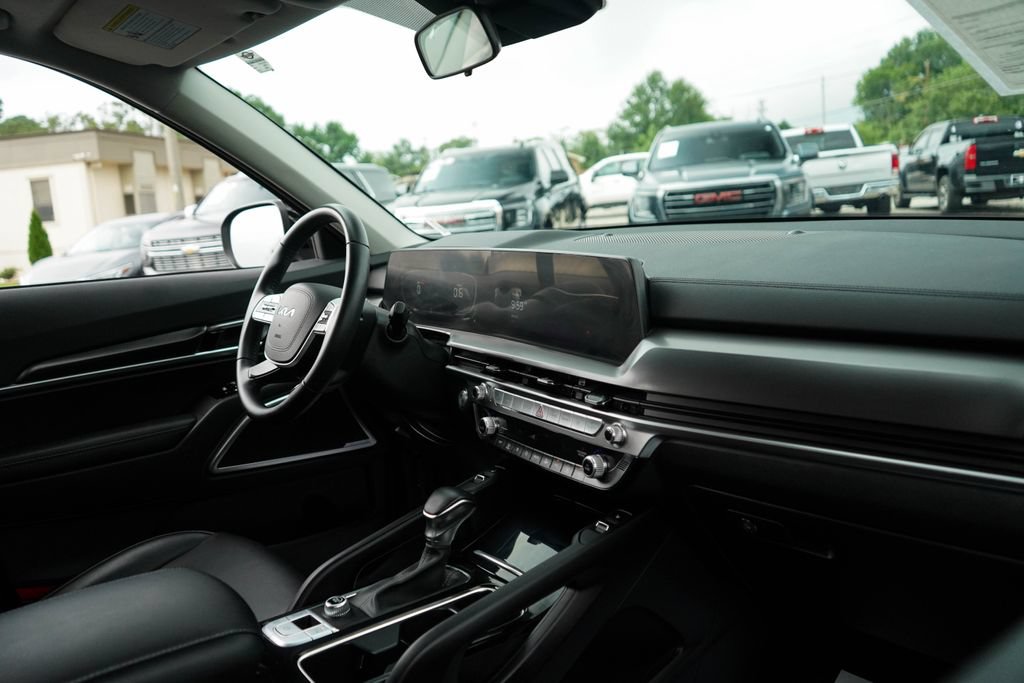 Used 2025 Kia Telluride S FWD image 14