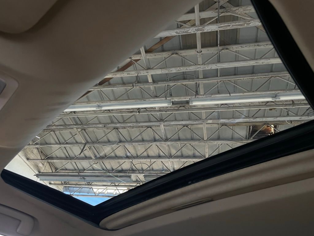 Used 2016 Toyota Avalon Limited image 55