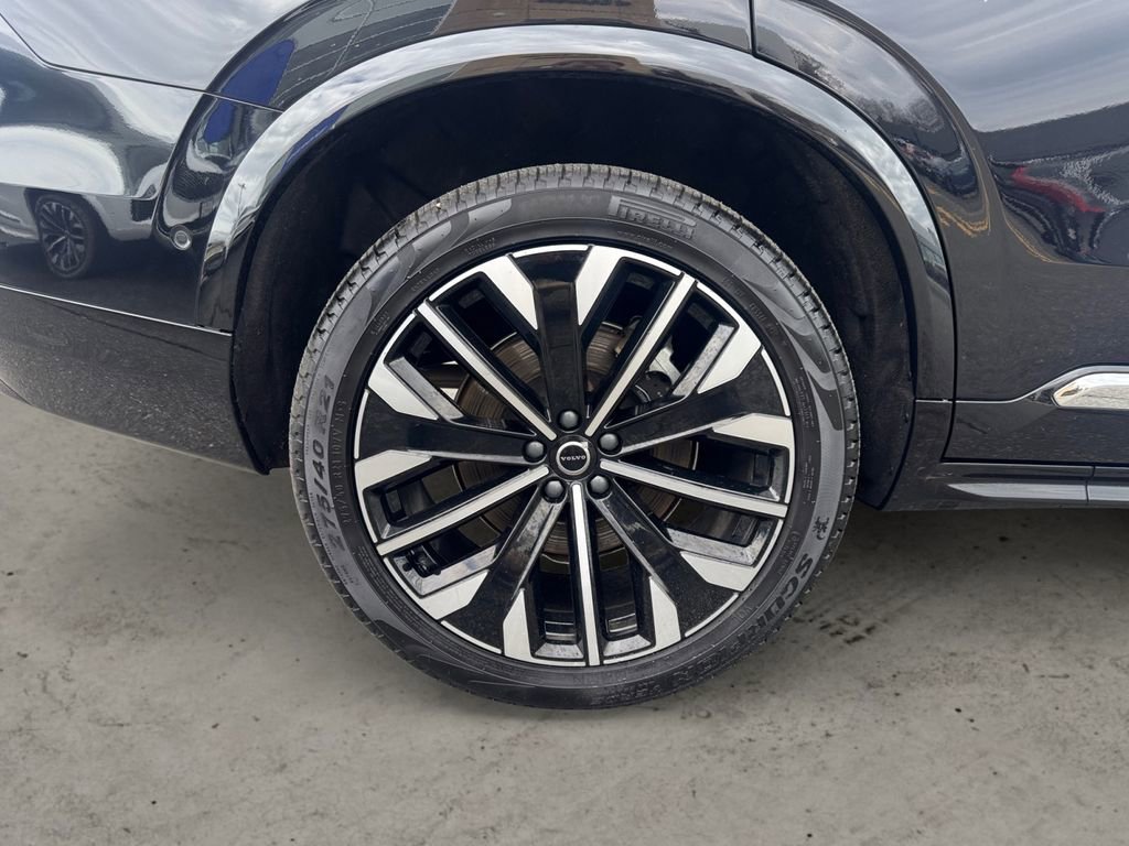 Certified 2025 Volvo XC90 B5 Plus image 9