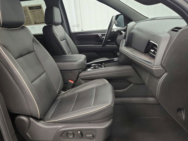 Used 2025 Chevrolet Tahoe Premier image 32
