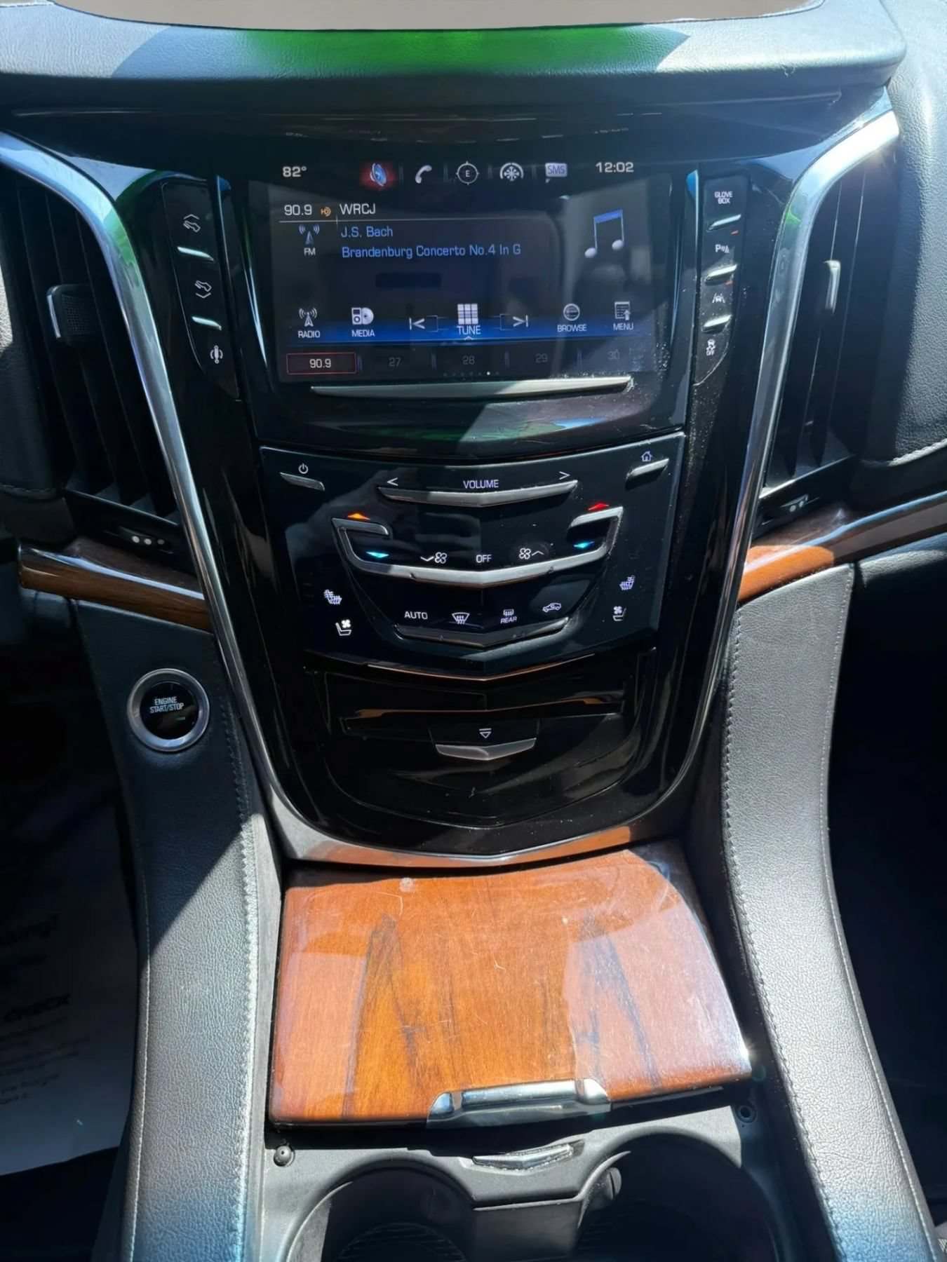 Used 2016 Cadillac Escalade Premium RWD image 18