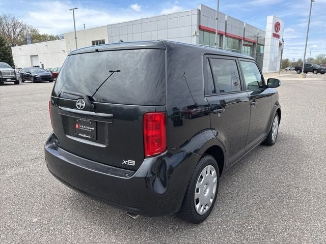 Used 2010 Scion xB FWD image 11