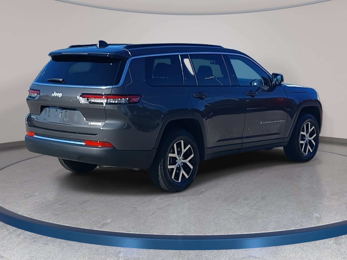 Used 2025 Jeep Grand Cherokee L Limited AWD/4WD image 5
