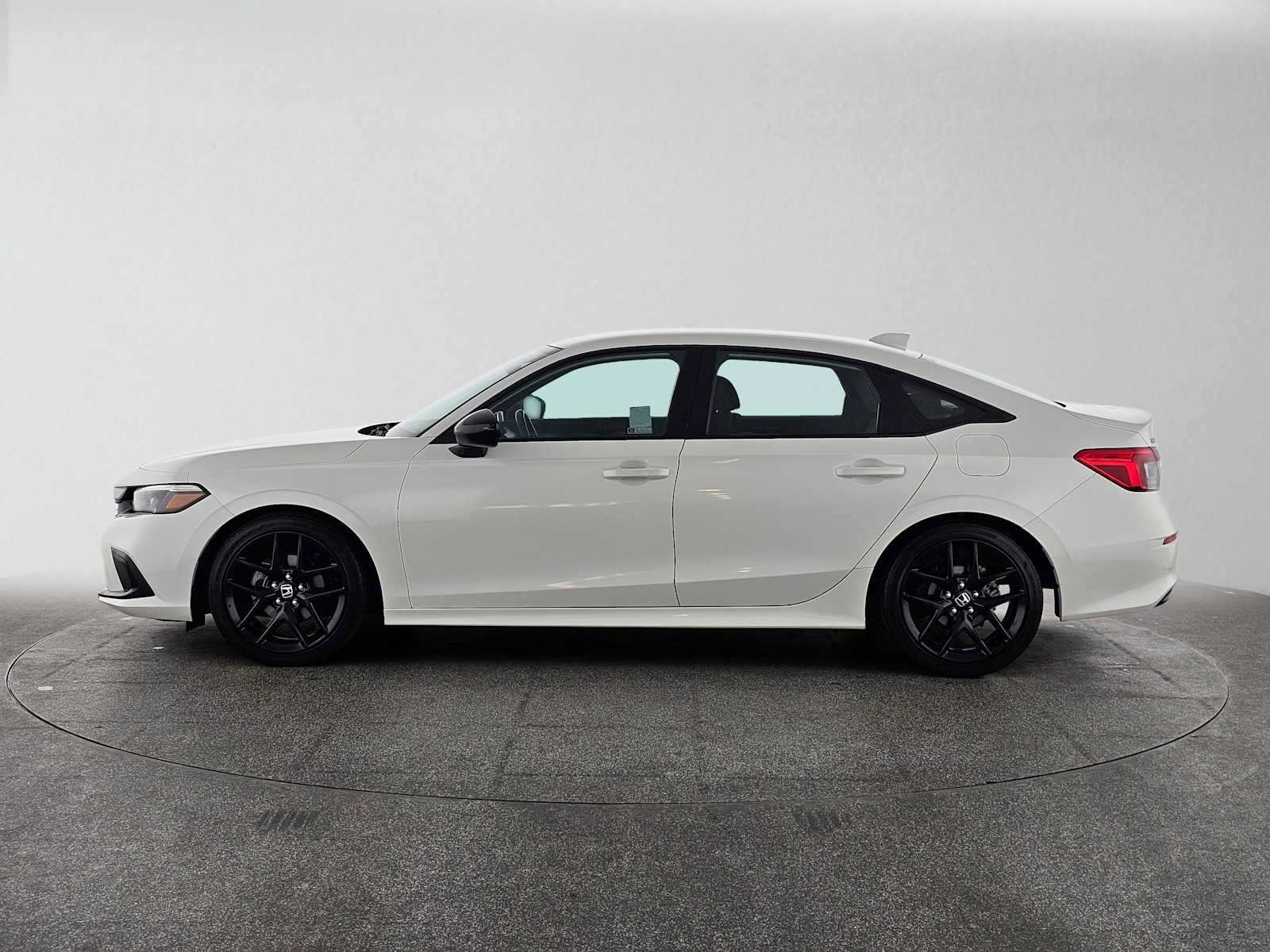 Used 2023 Honda Civic Sport image 6
