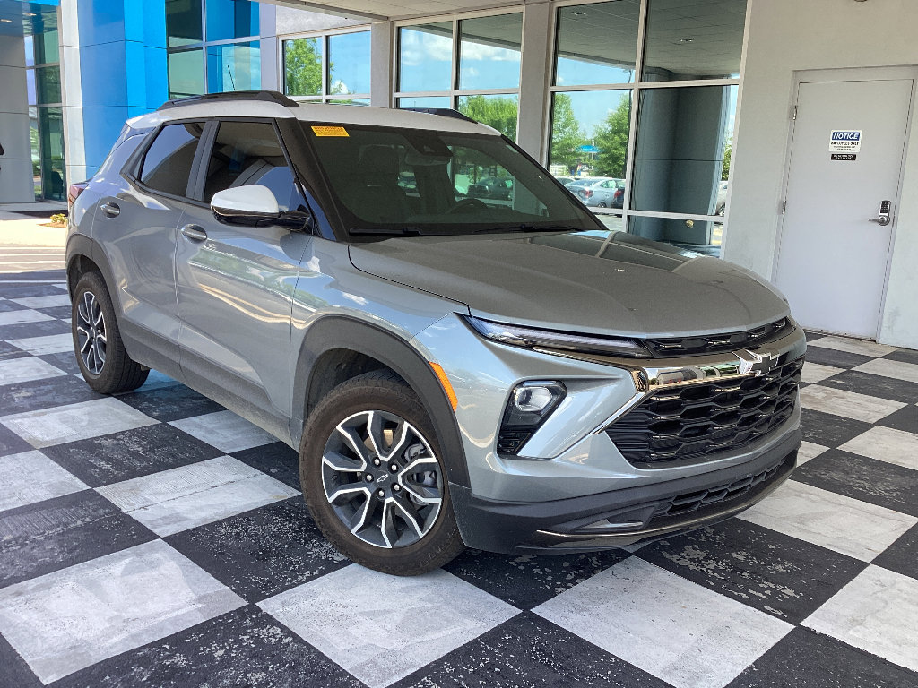 Used 2025 Chevrolet TrailBlazer ACTIV w/ Convenience Package FWD image 7