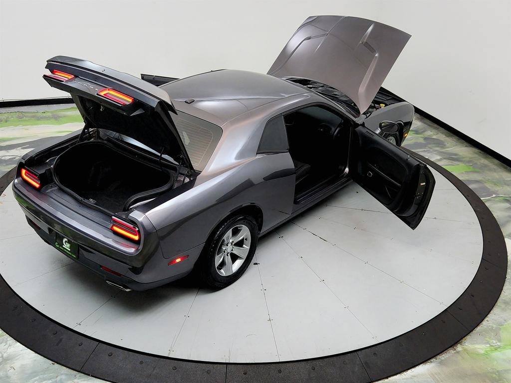 Used 2020 Dodge Challenger SXT RWD image 18