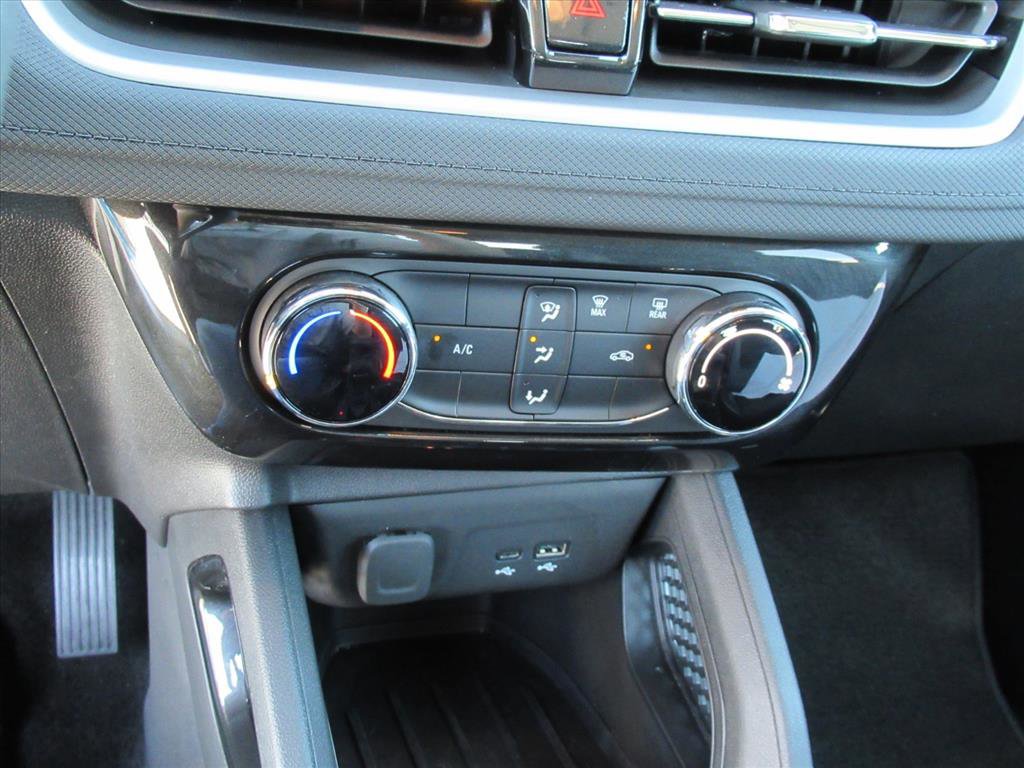 Used 2025 Chevrolet TrailBlazer LT w/ Driver Confidence Package image 24