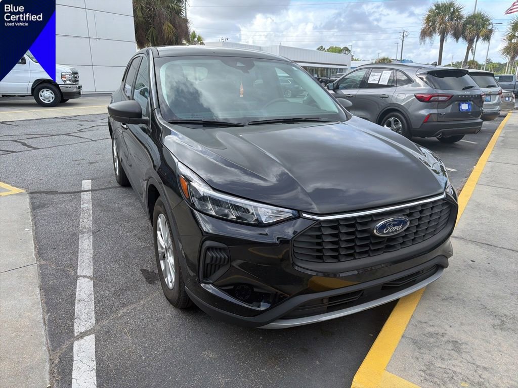 Used 2023 Ford Escape Active image 1
