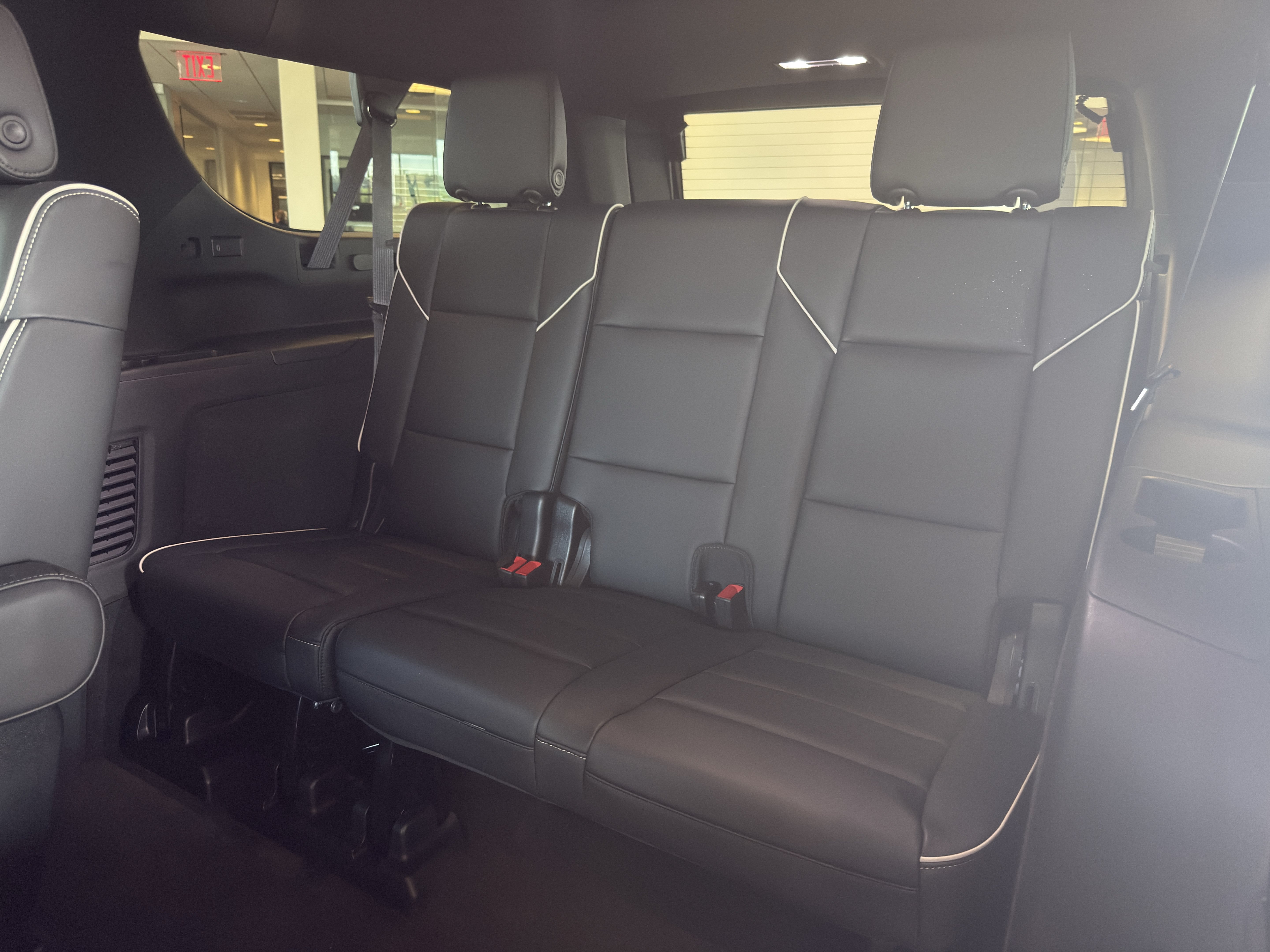 Certified 2022 Cadillac Escalade ESV Sport AWD/4WD image 18
