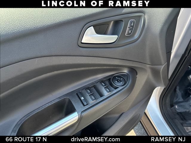 Used 2018 Ford Escape SE w/ SE Sync 3 Package AWD/4WD image 13