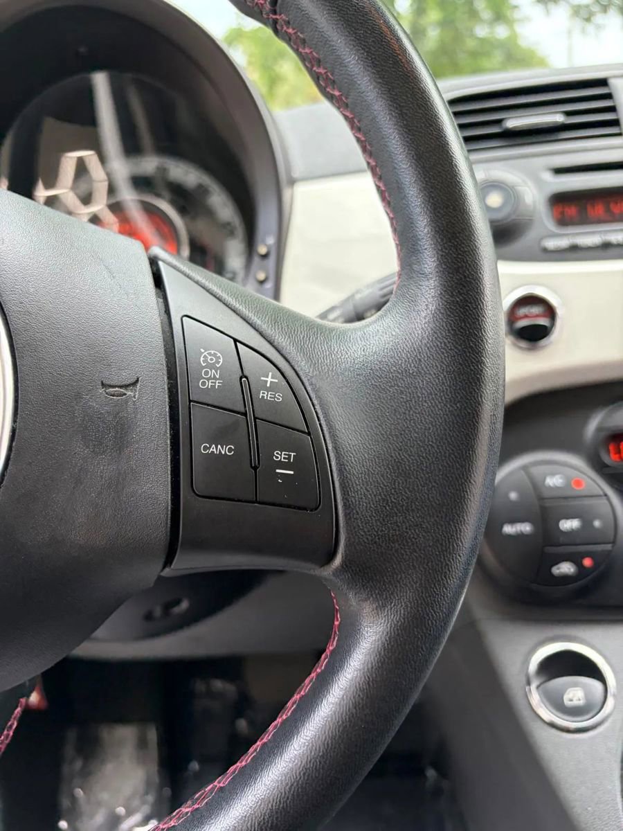 Used 2012 FIAT 500 Lounge w/ Pink Ribbon Special Edition image 24