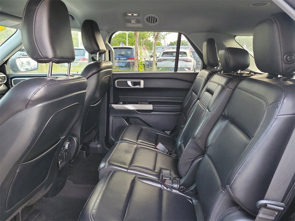 Used 2020 Ford Explorer XLT w/ Equipment Group 202A image 8