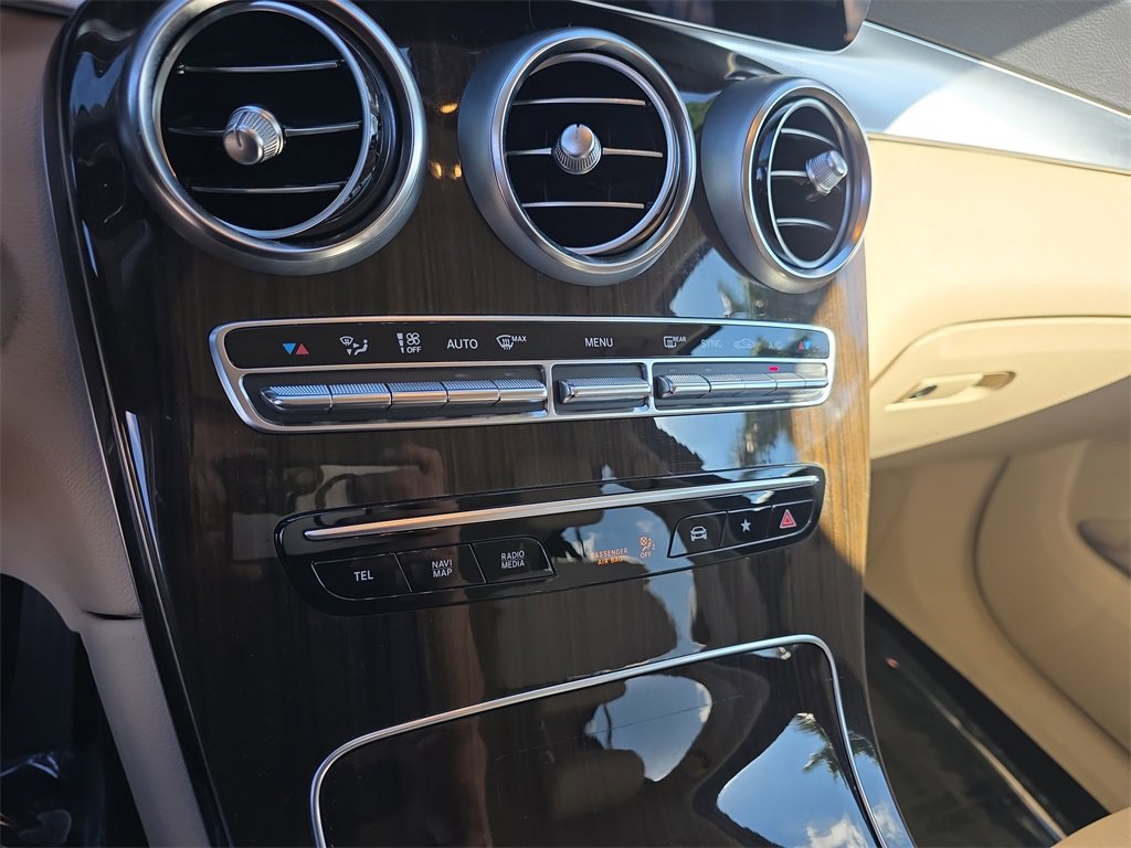 Used 2022 Mercedes-Benz GLC 300 image 23