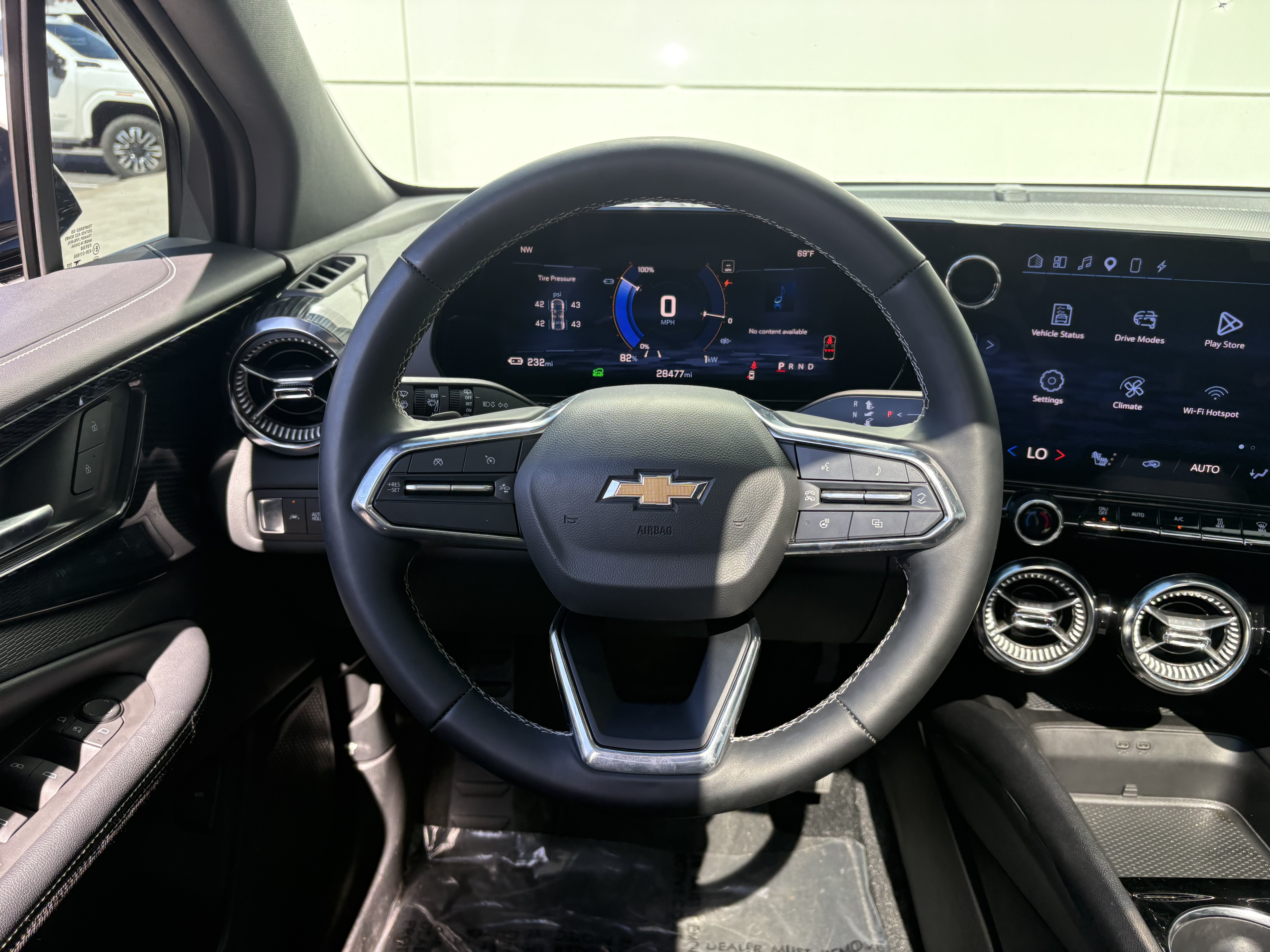 Used 2024 Chevrolet Blazer EV LT AWD/4WD image 16