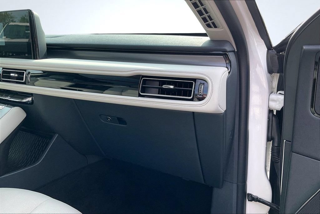Used 2026 Lincoln Aviator 2WD image 27
