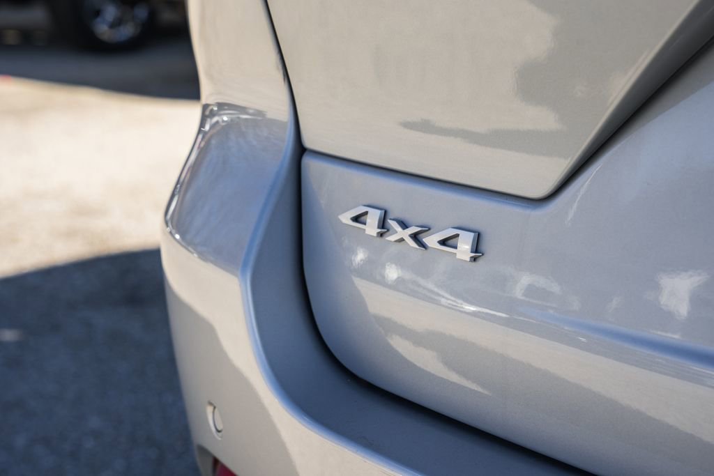 New 2025 Jeep Grand Cherokee Laredo X w/ Luxury Tech Group I image 8