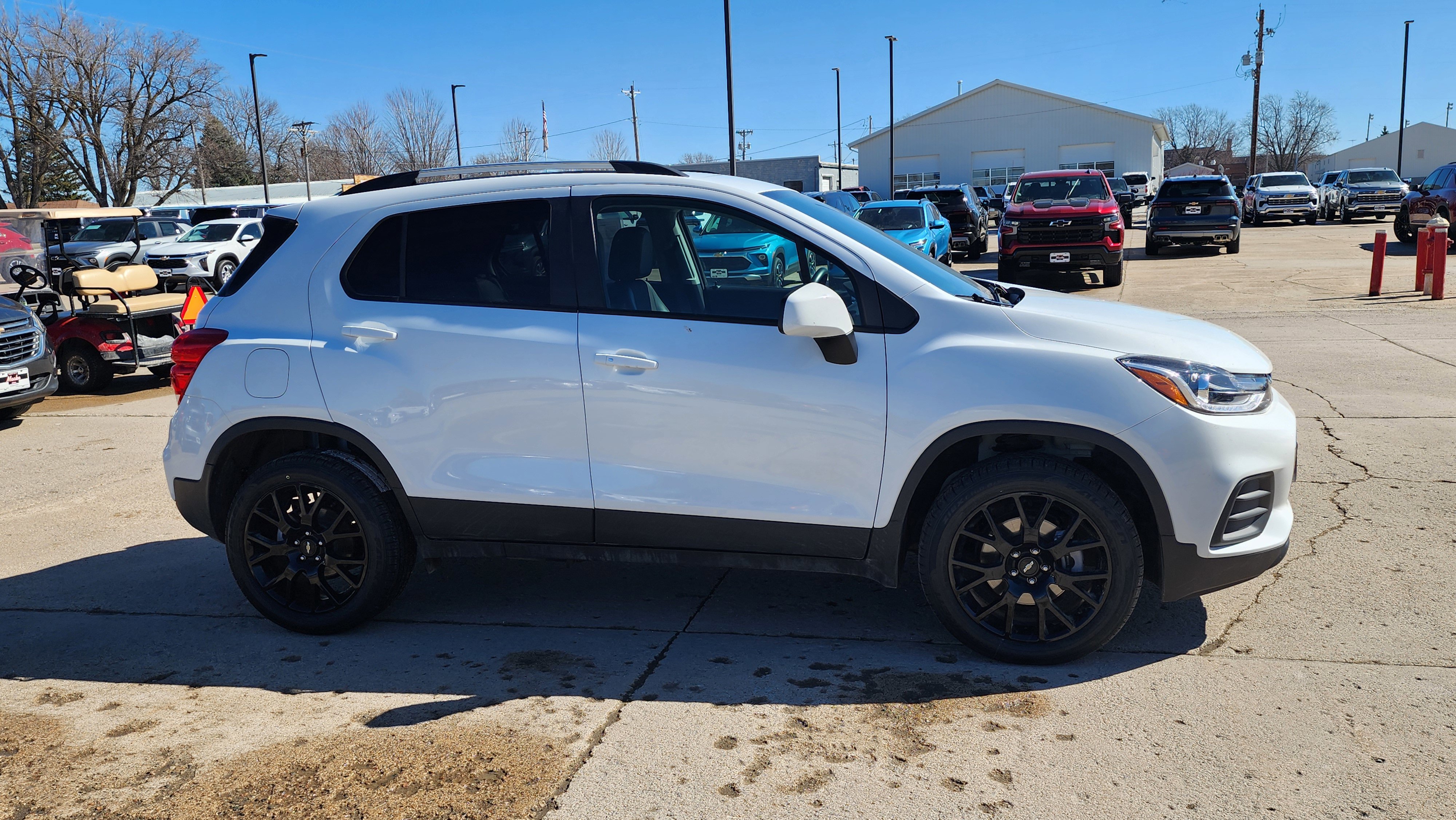 Used 2022 Chevrolet Trax LT w/ Sport Edition image 4