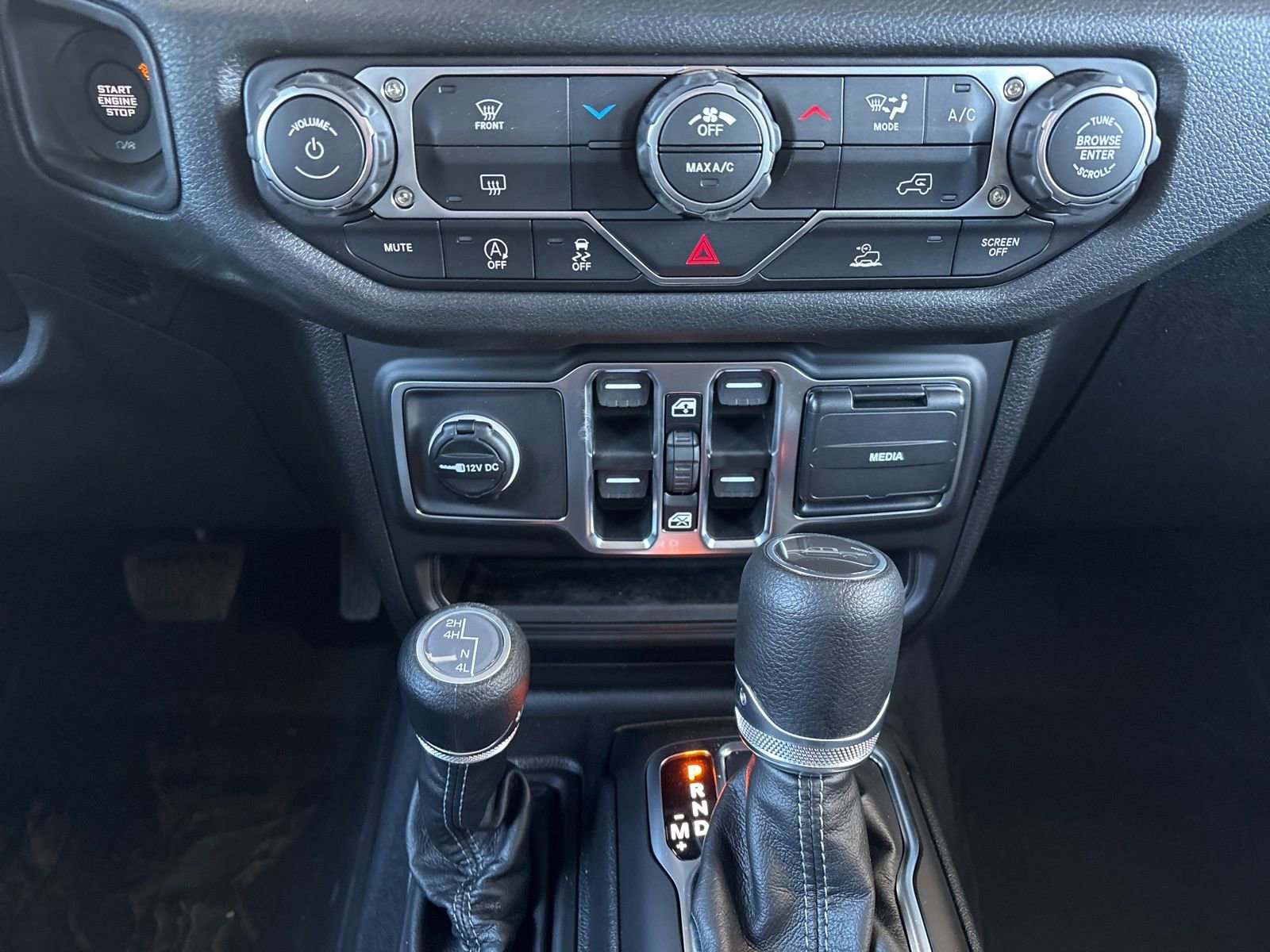 New 2026 Jeep Gladiator Sport AWD/4WD image 18