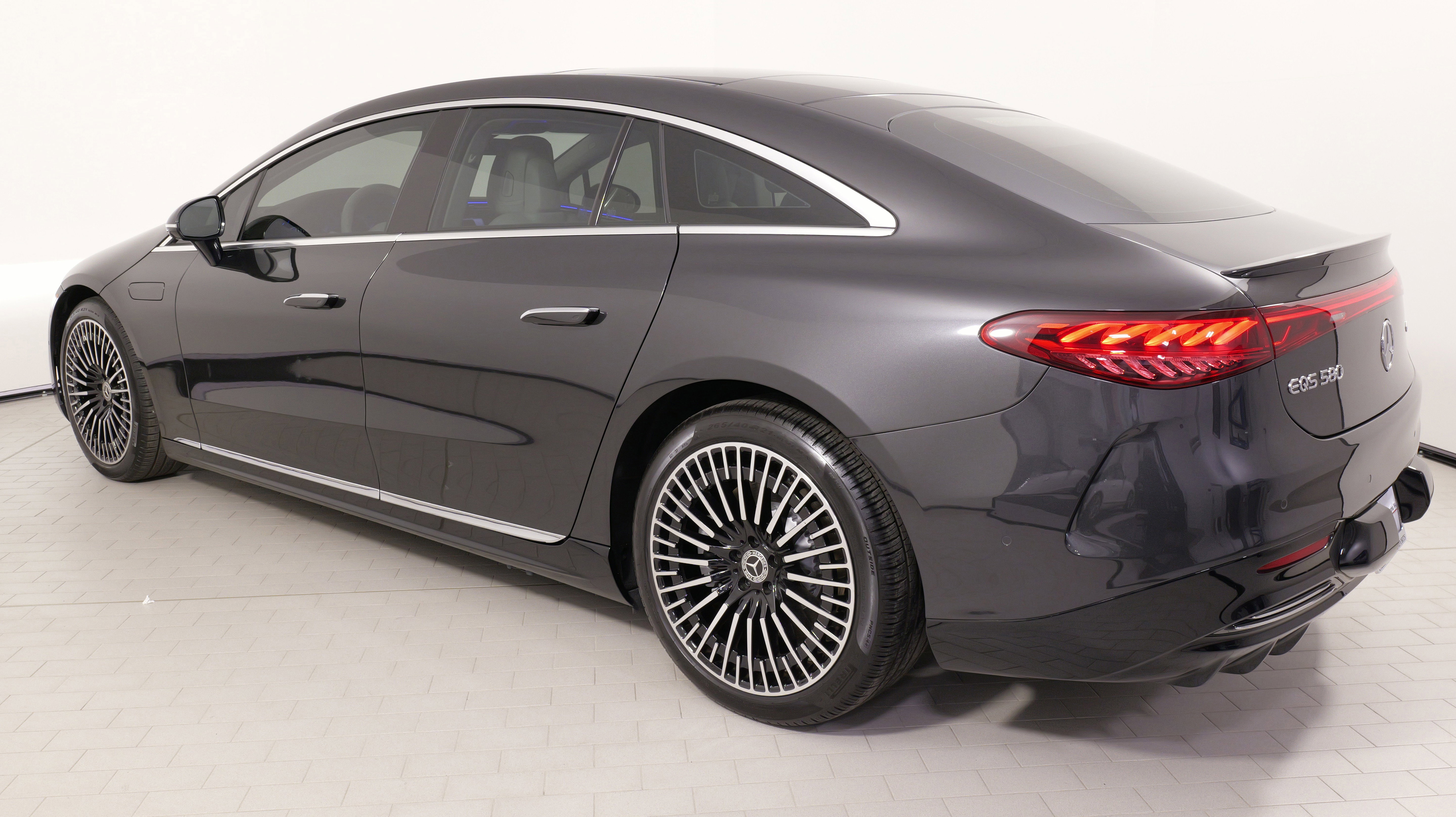 Used 2023 Mercedes-Benz EQS 580 4MATIC Sedan image 15