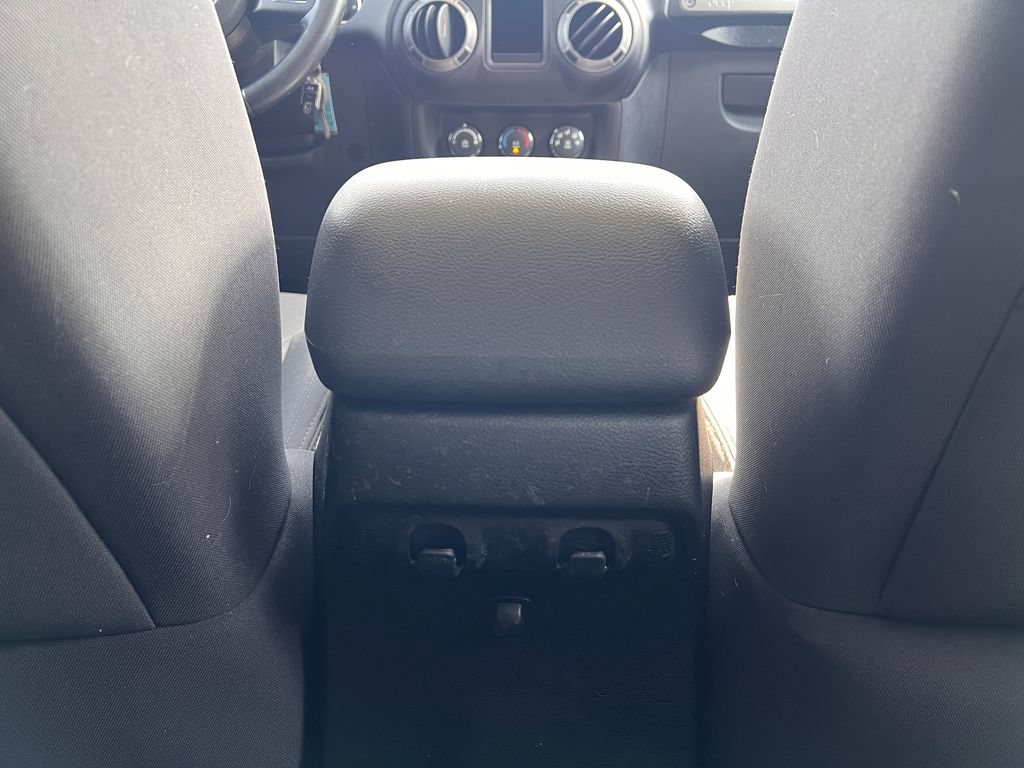Used 2018 Jeep Wrangler Unlimited Sport w/ Connectivity Group AWD/4WD image 27