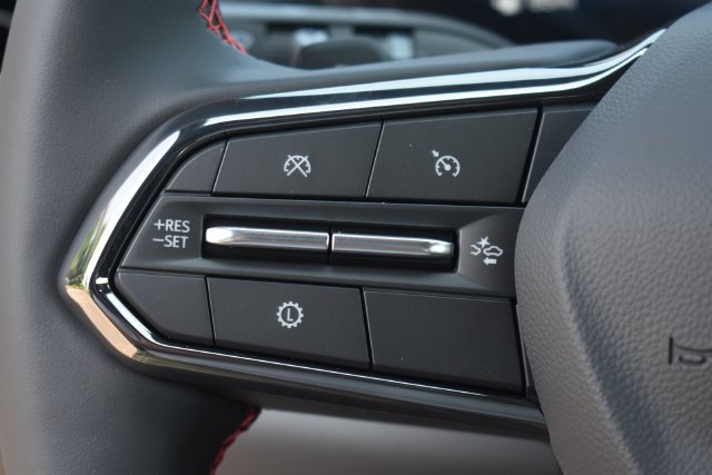 New 2027 Chevrolet Equinox RS w/ Convenience Package III FWD image 30