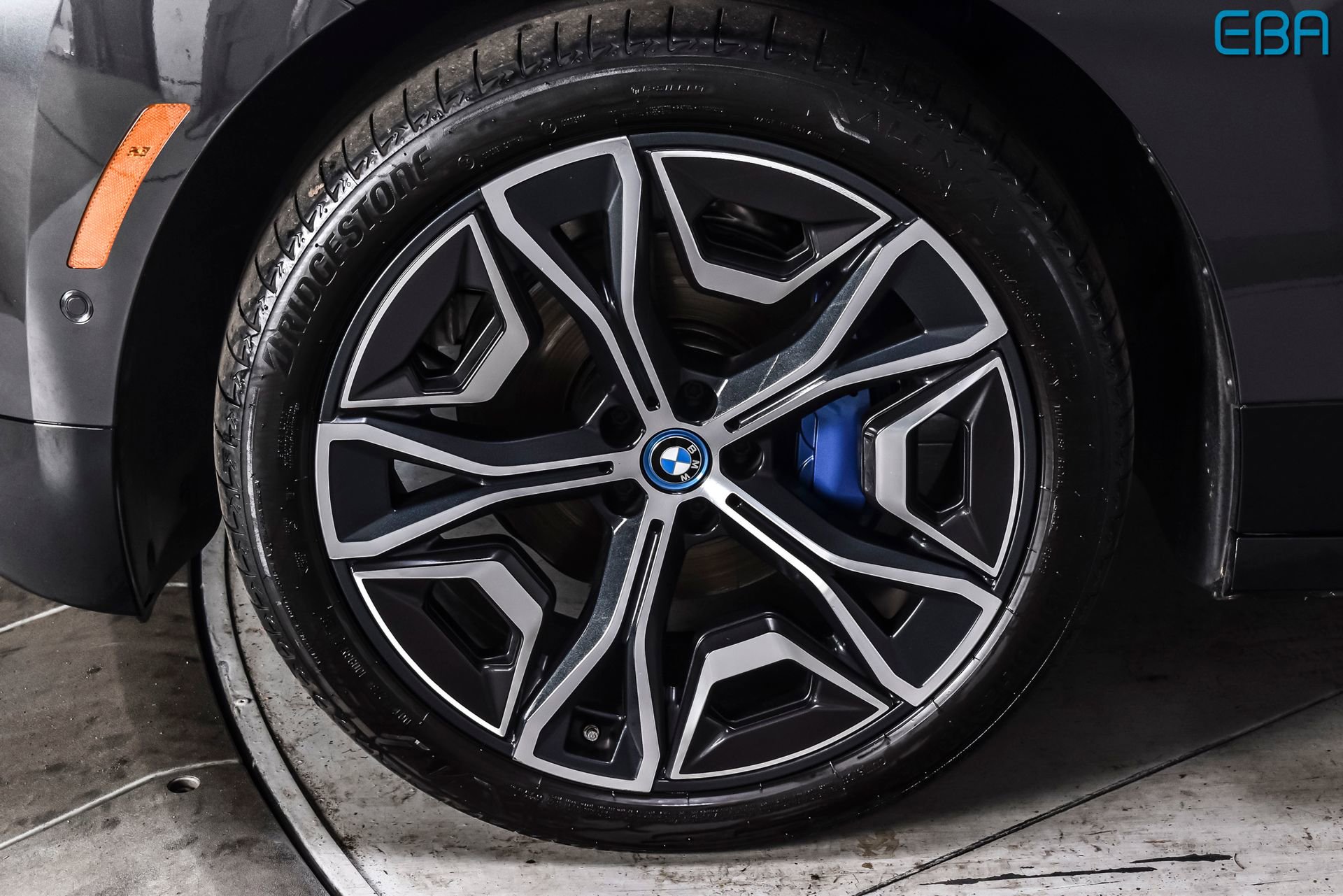 Used 2024 BMW iX xDrive50 w/ Sport Package image 10