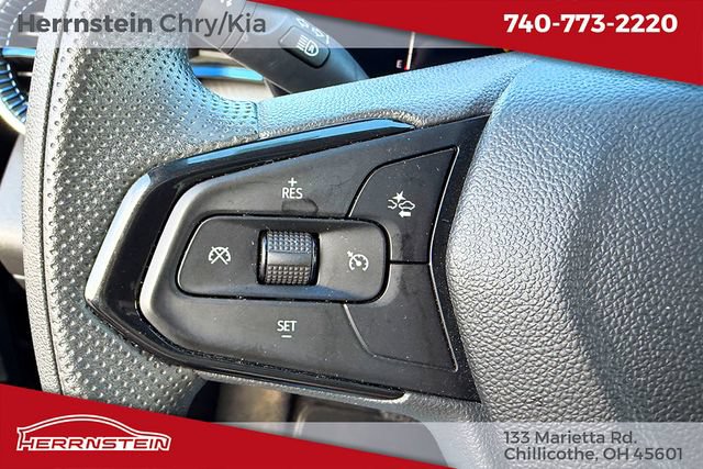 Used 2025 Chevrolet Trax LT FWD image 22