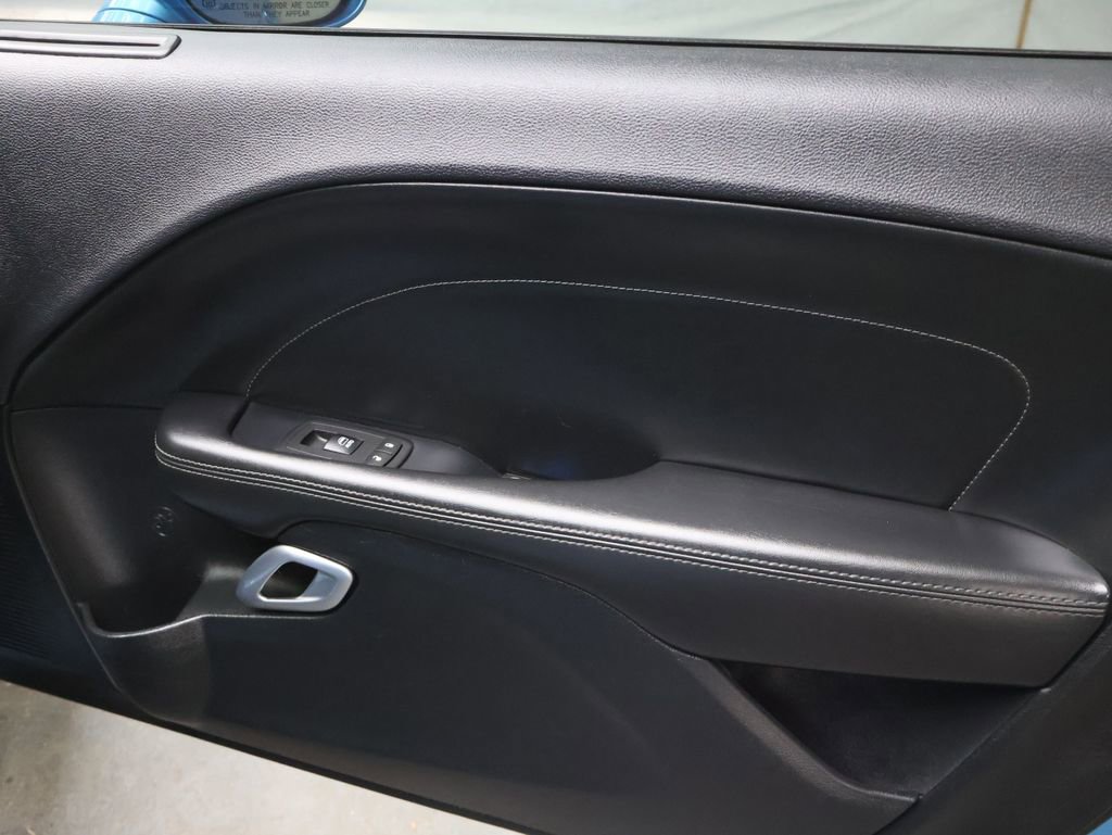 Used 2016 Dodge Challenger R/T Scat Pack w/ Leather Interior Group image 12