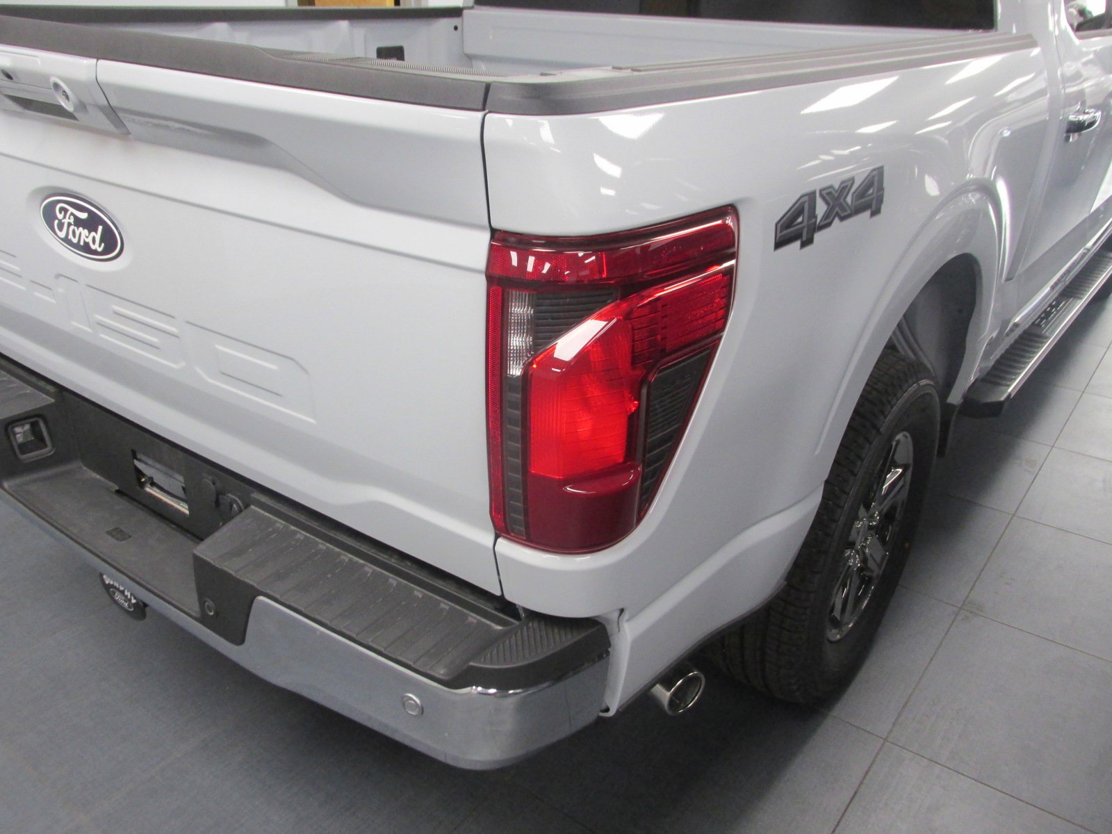 New 2025 Ford F150 XLT w/ Equipment Group 302A MID image 9
