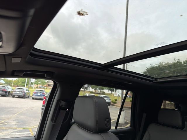 Used 2026 Chevrolet Tahoe Z71 w/ Comfort Package AWD/4WD image 18