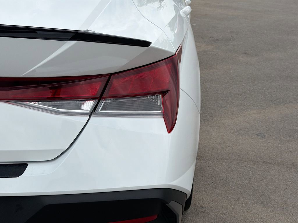 Used 2025 Hyundai Elantra Sport FWD image 11