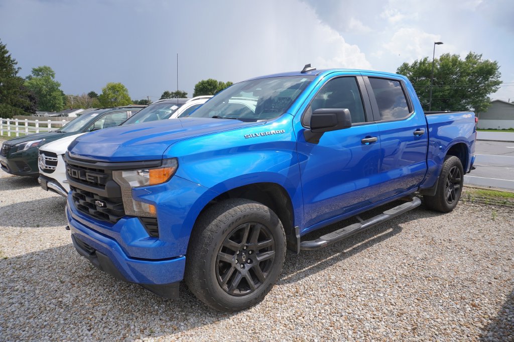 Used 2022 Chevrolet Silverado 1500 Custom AWD/4WD image 1