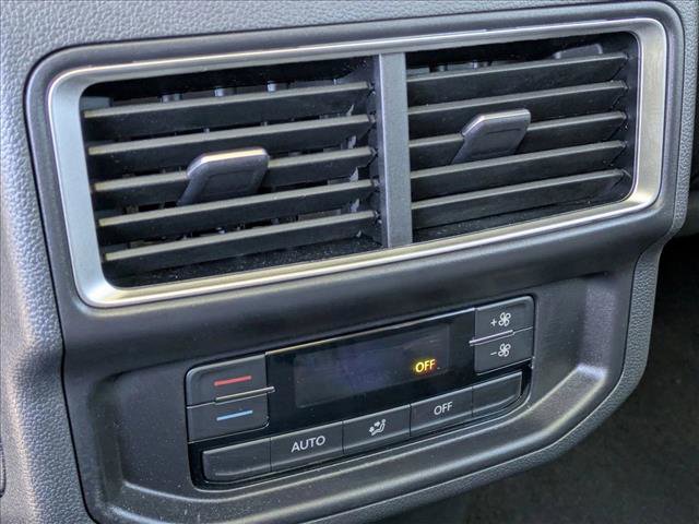 Used 2024 Volkswagen Atlas Peak Edition SE AWD/4WD image 17