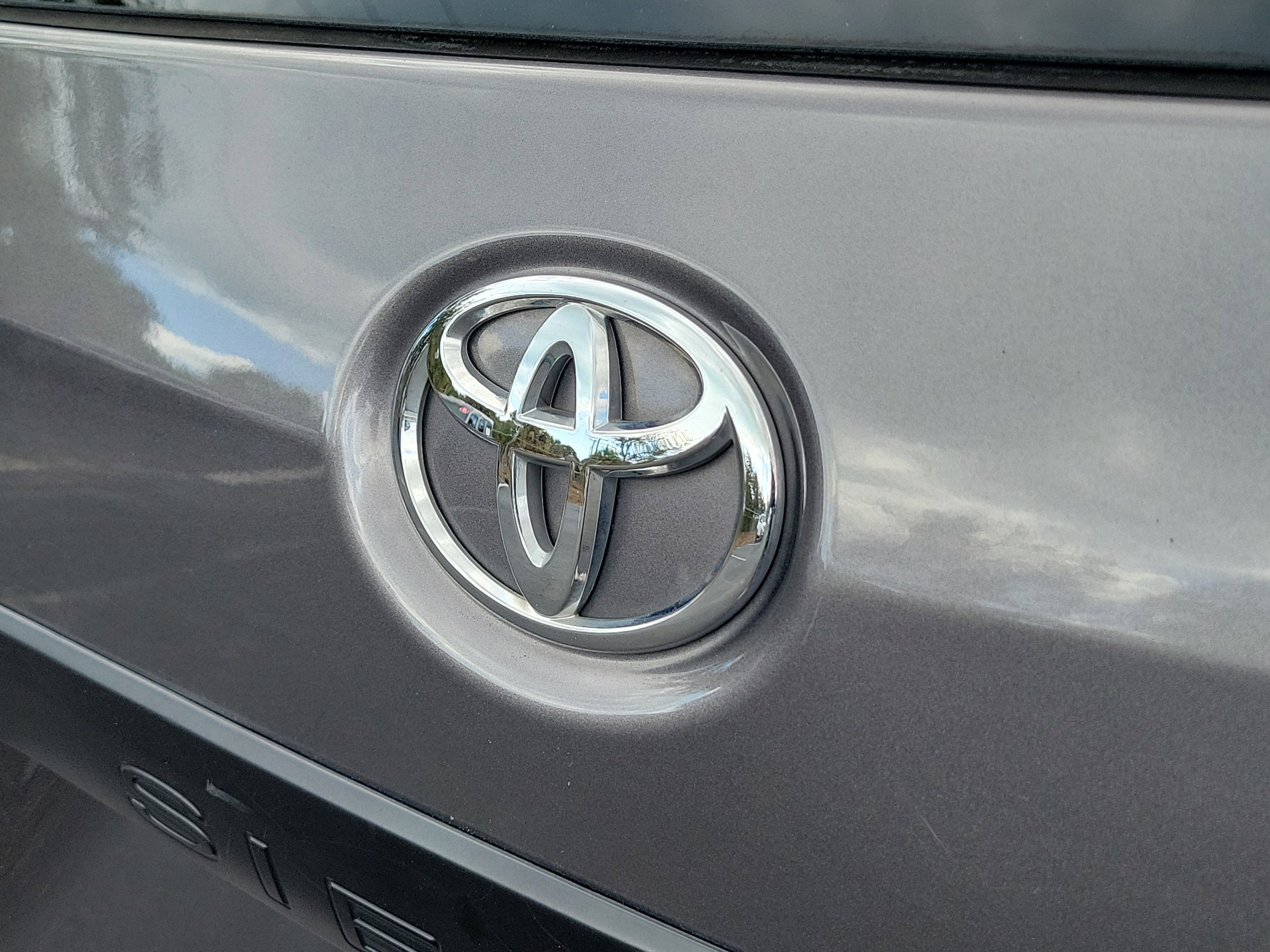 Certified 2020 Toyota Sienna L image 10