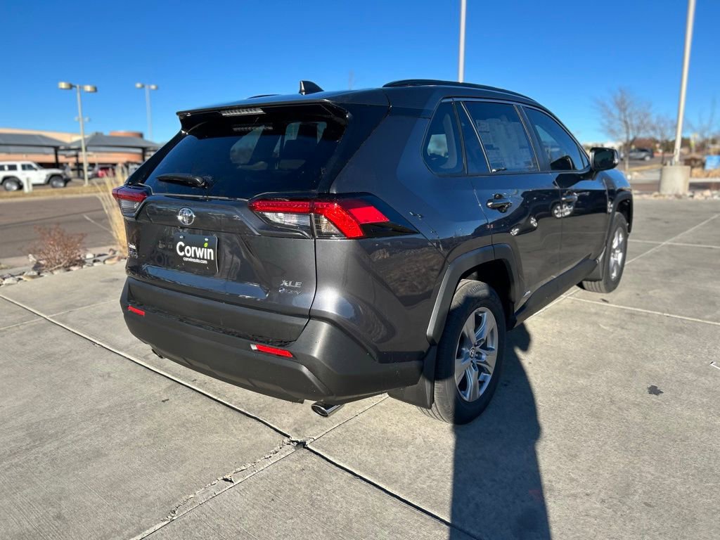 Used 2025 Toyota RAV4 XLE image 10