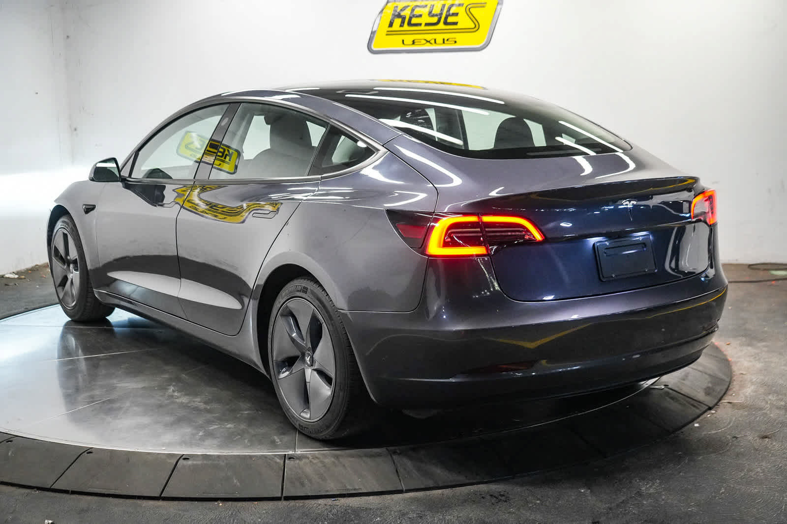 Used 2023 Tesla Model 3 Standard Range RWD image 8