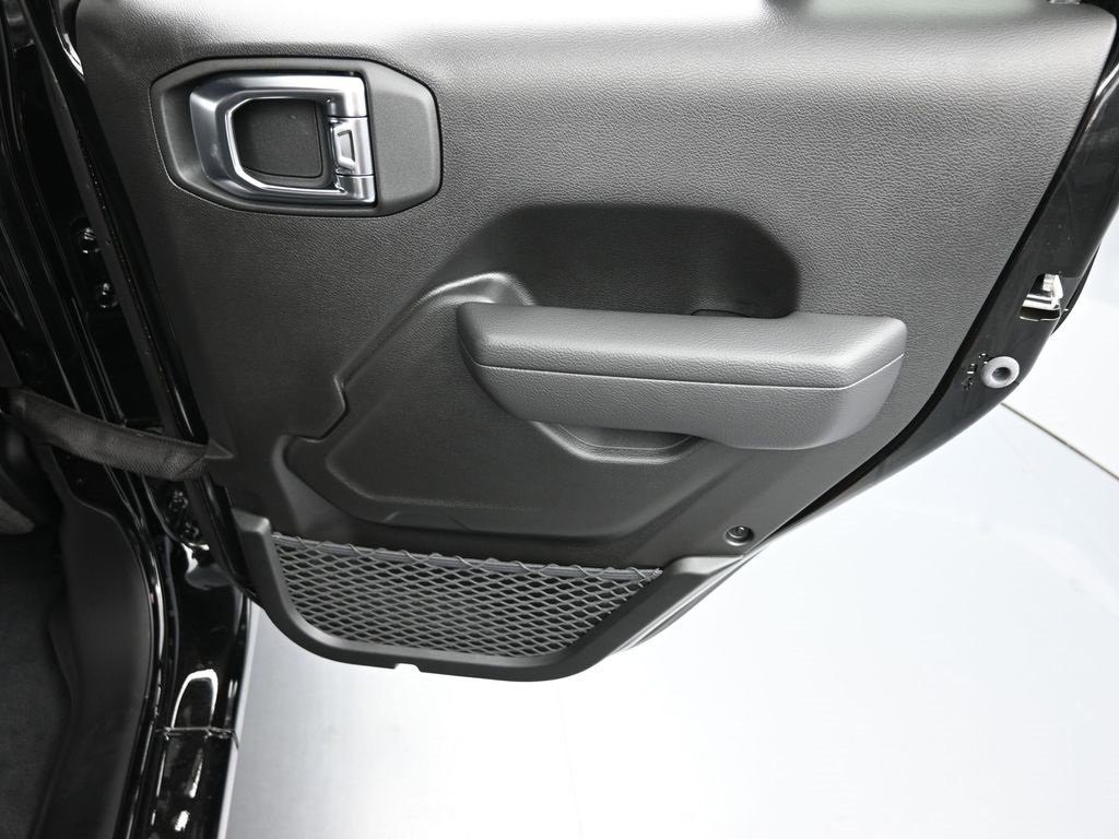 New 2025 Jeep Gladiator Sport image 16