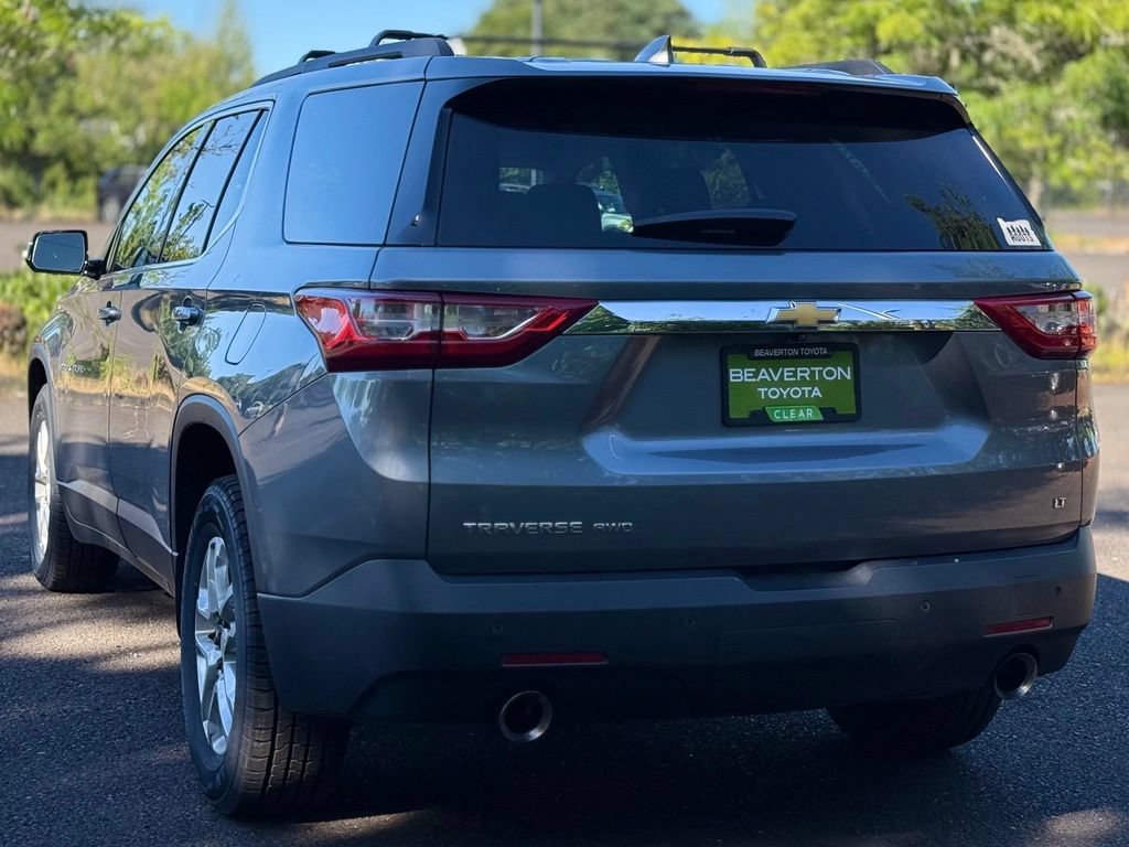 Used 2020 Chevrolet Traverse LT w/ Driver Confidence II Package AWD/4WD image 3