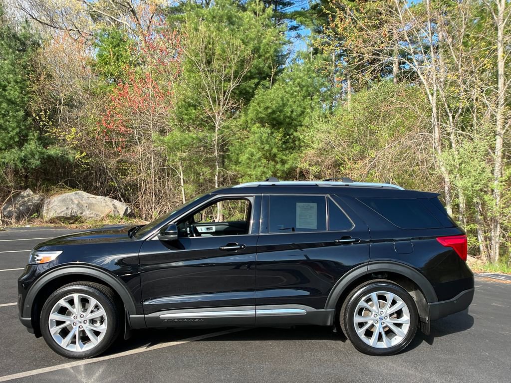 Used 2022 Ford Explorer Platinum w/ Equipment Group 601A AWD/4WD image 2