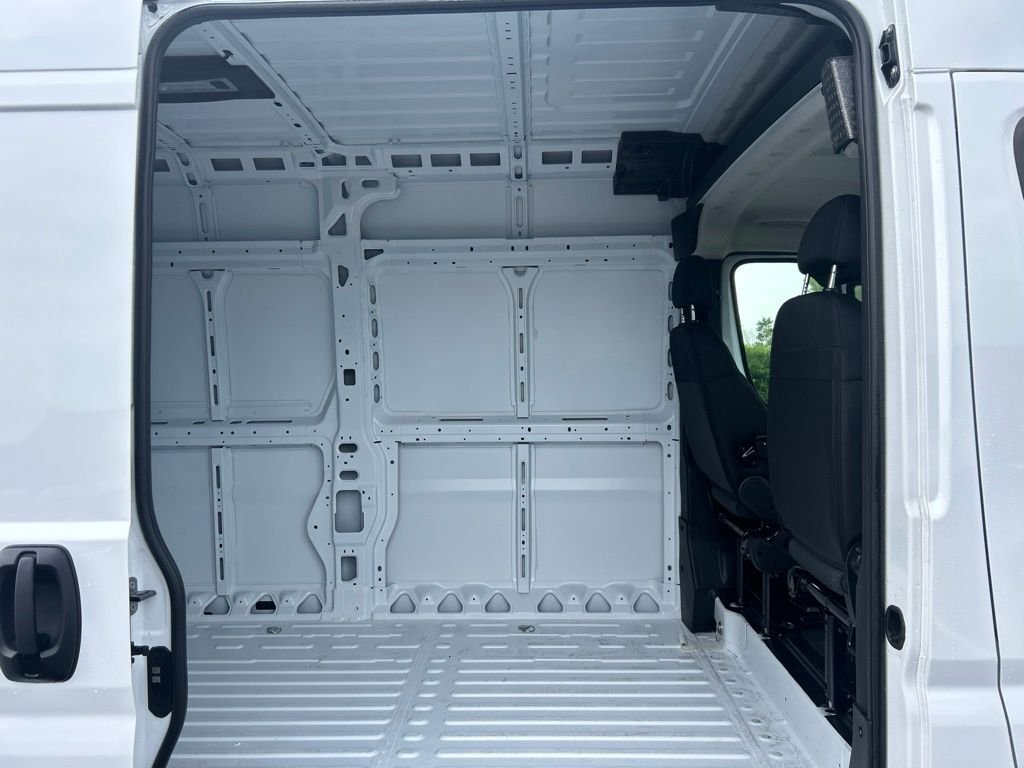 New 2026 RAM ProMaster 2500 w/ Convenience Group FWD image 19