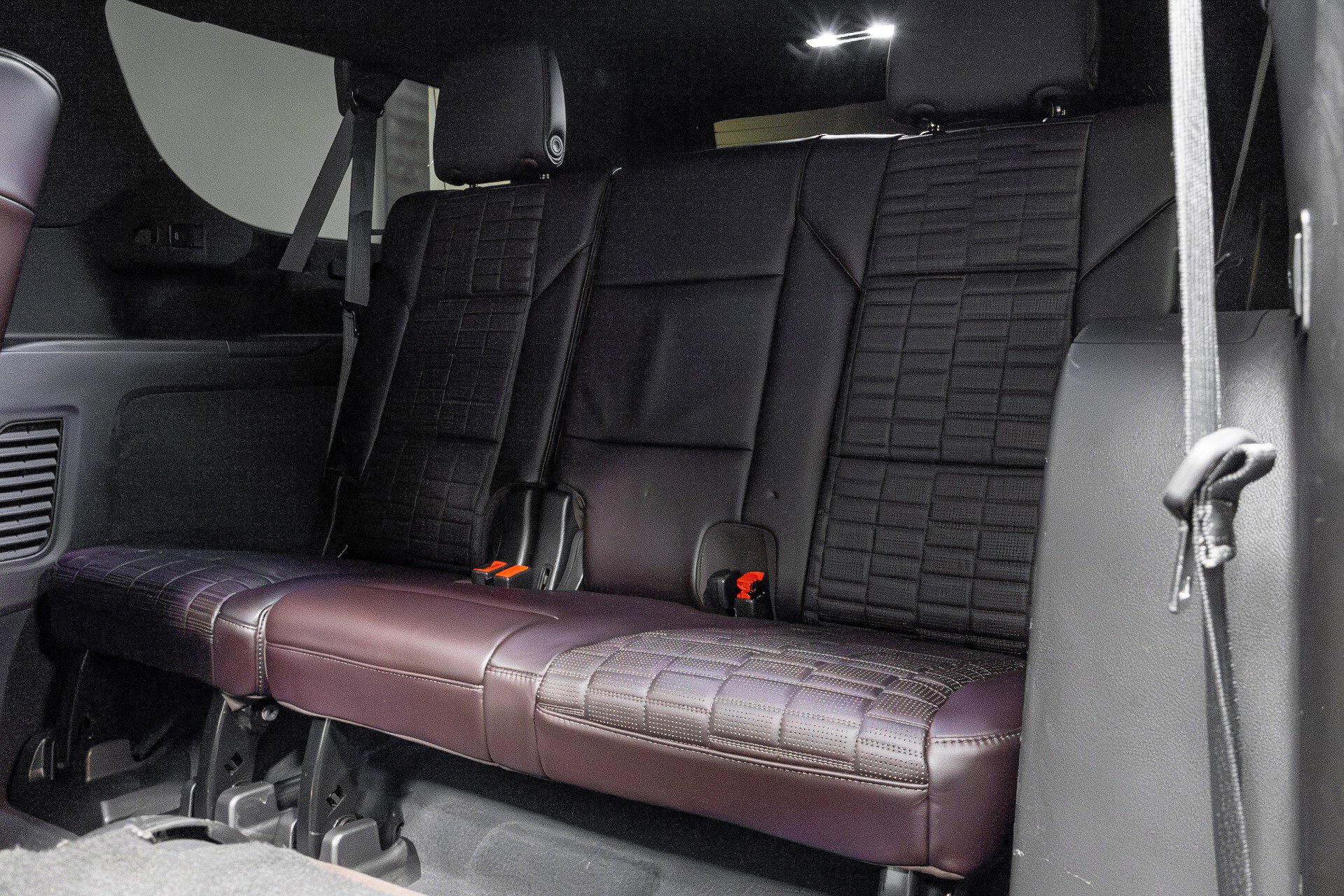 Used 2021 Cadillac Escalade ESV Premium Luxury Platinum w/ Heavy-Duty Trailer Package image 34